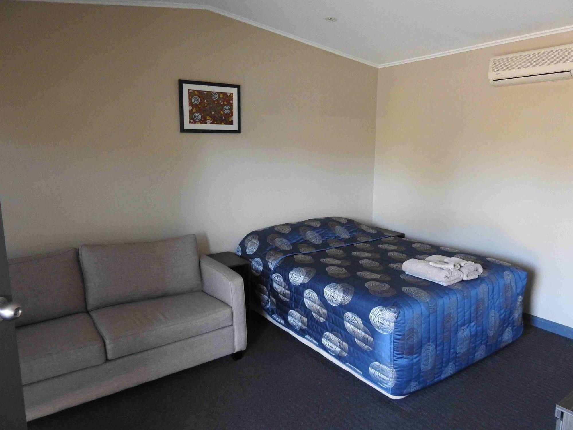Copper City Motel Cobar Exteriör bild