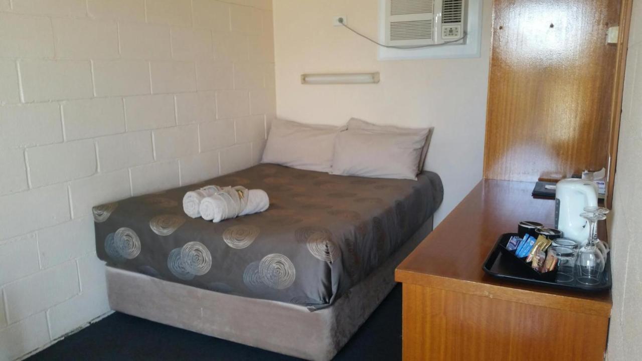 Copper City Motel Cobar Exteriör bild